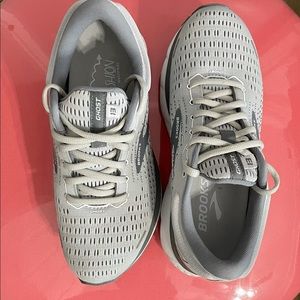 Women’s Brooks Ghost 13
